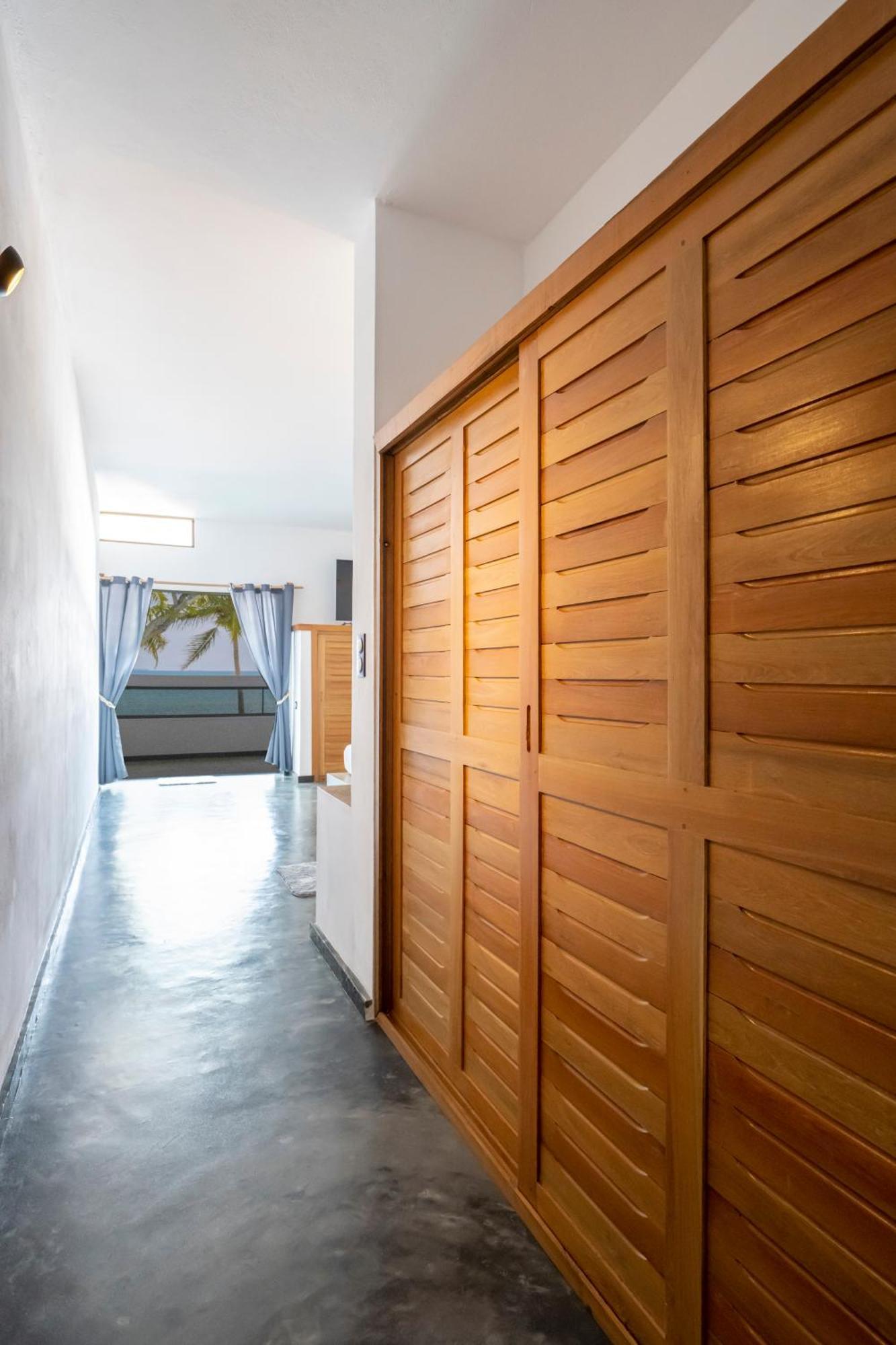 Swisscocobeach Nosy-Be Rom bilde